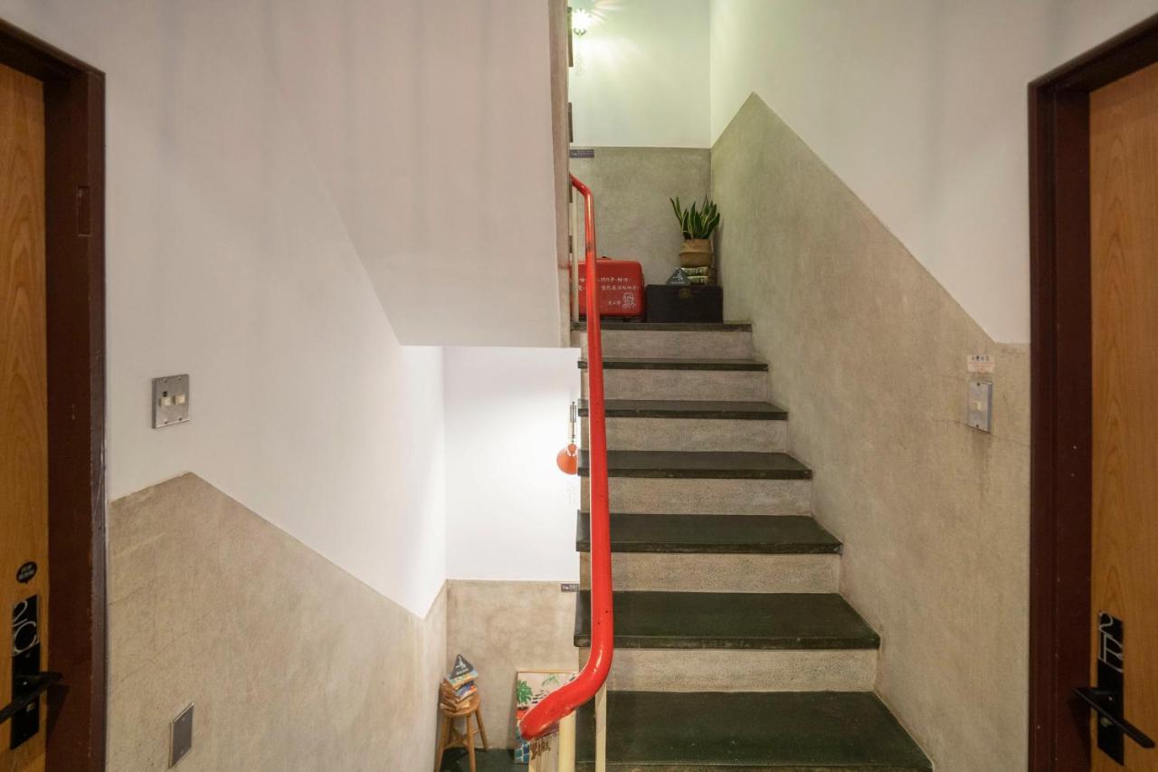 Lento Hostel Тайнань Экстерьер фото